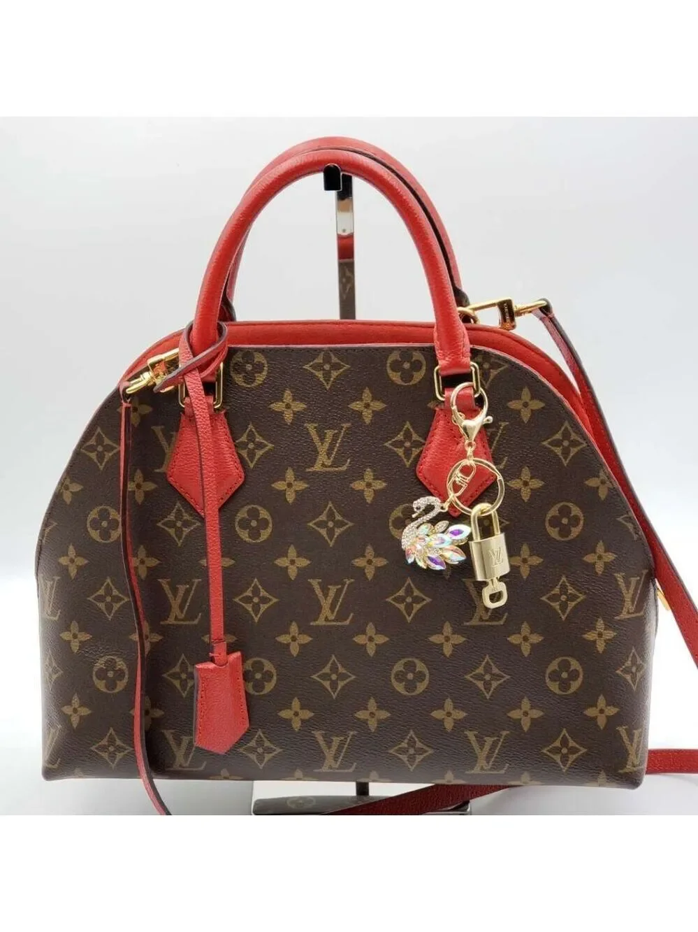 Authentic Louis Vuitton Padlock Gold 🔒 Key Set + Unbranded Swan Keychain Charm